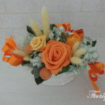 アレンジメントⅡ(3輪のバラでつくる180°展開のアレンジメント)