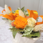 3輪のバラで作る180°展開のアレンジメント E.Kさん作品